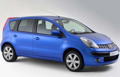 Автостекла Nissan Note I c установкой в Москве